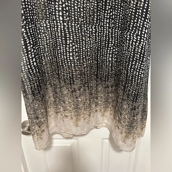 Elegant Black and White Patterned Skirt, XL - Picture 2 of 5